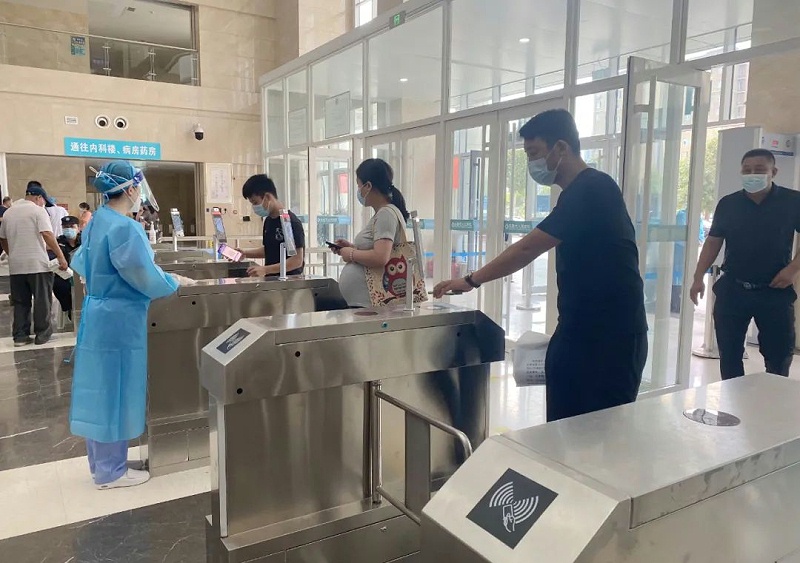 健康碼測(cè)溫門禁閘機(jī)