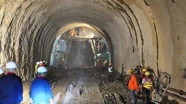 隧道金屬探測(cè)安檢門